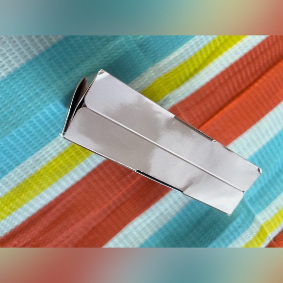 🛍️✨NIB✨🛍️ AIR WRAPPING MASK AGE DEFYING AÇAÍ Face Mask Accessory - Picture 3 of 10